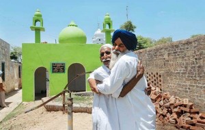 sikh-hindu-muslim-mosques-punjab-600x380